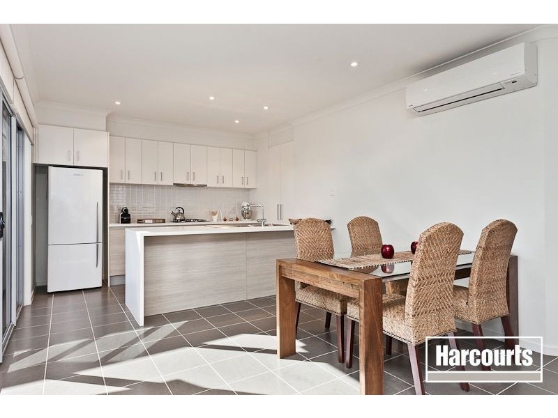 6 Manna Row, Officer VIC 3809