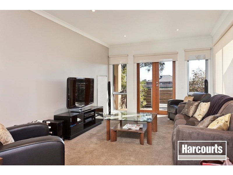 6 Manna Row, Officer VIC 3809