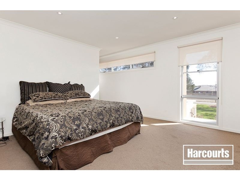 6 Manna Row, Officer VIC 3809