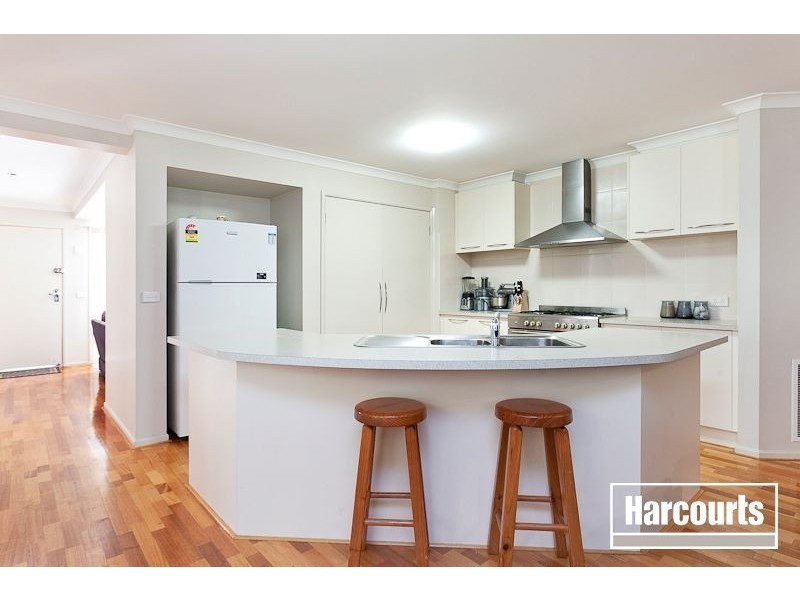 8 Trafalgar Ct, Narre Warren South VIC 3805