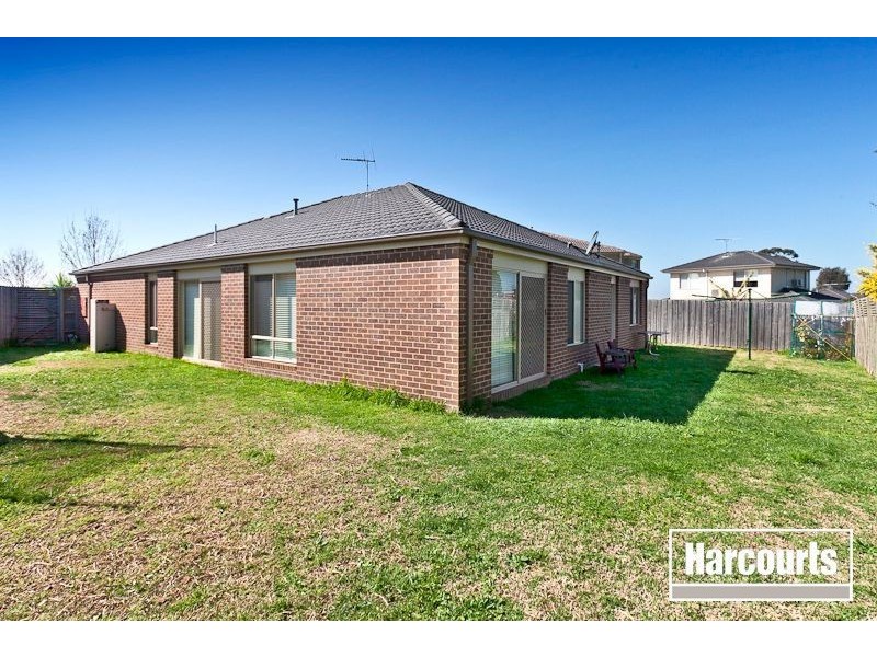 8 Trafalgar Ct, Narre Warren South VIC 3805
