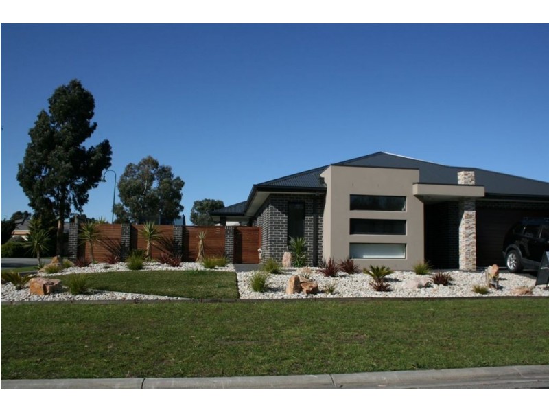 15 Marsh Grove, Berwick VIC 3806