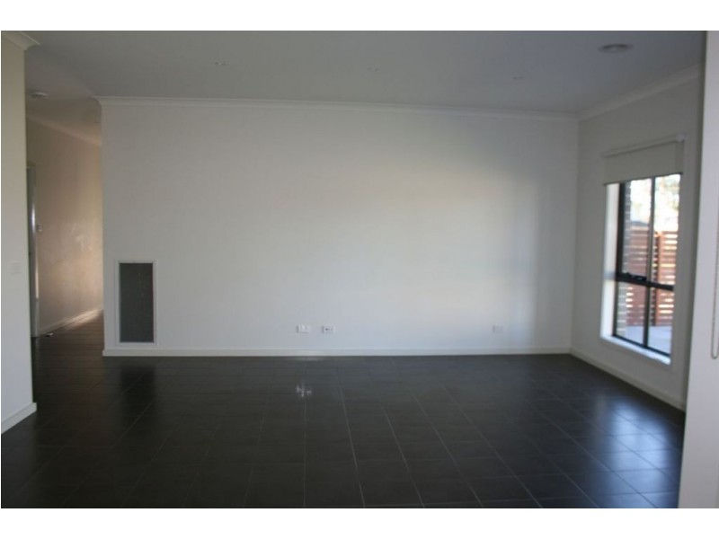 15 Marsh Grove, Berwick VIC 3806