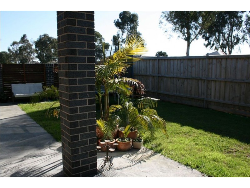 15 Marsh Grove, Berwick VIC 3806