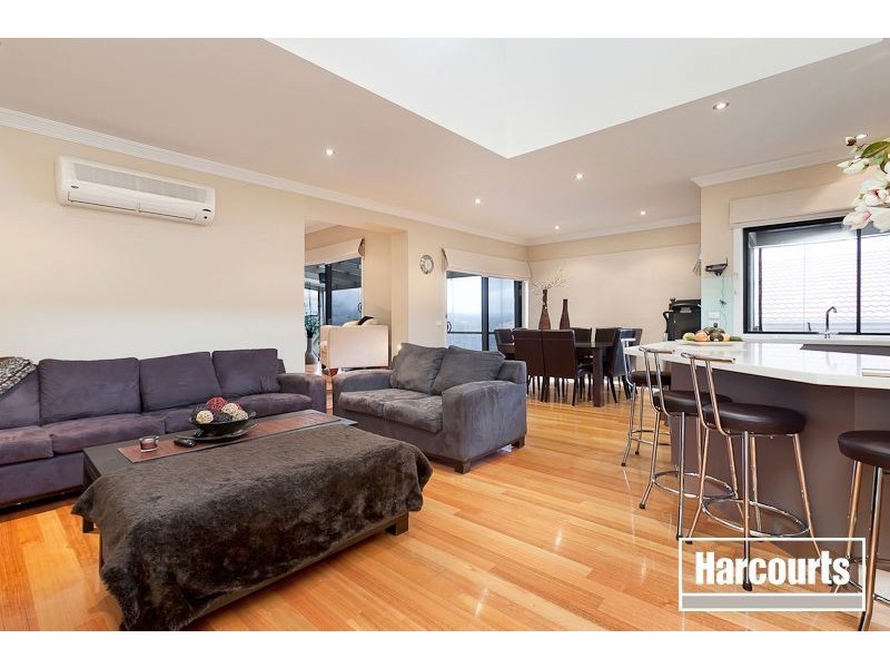 2 Jarryd crescent, Berwick VIC 3806