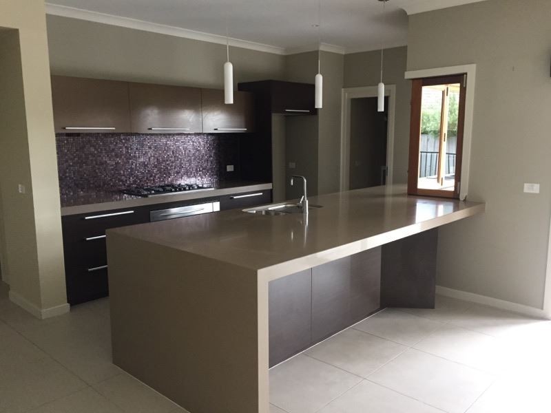 16 Skyline Way, Berwick VIC 3806