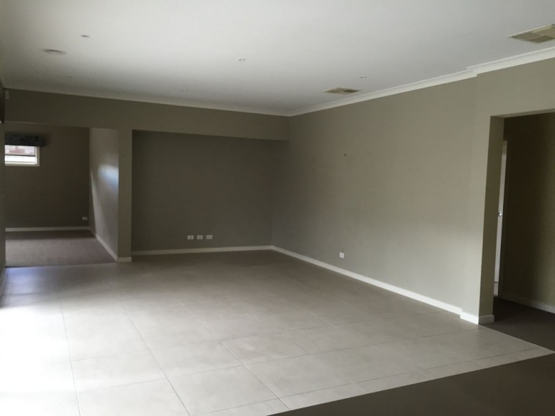 16 Skyline Way, Berwick VIC 3806