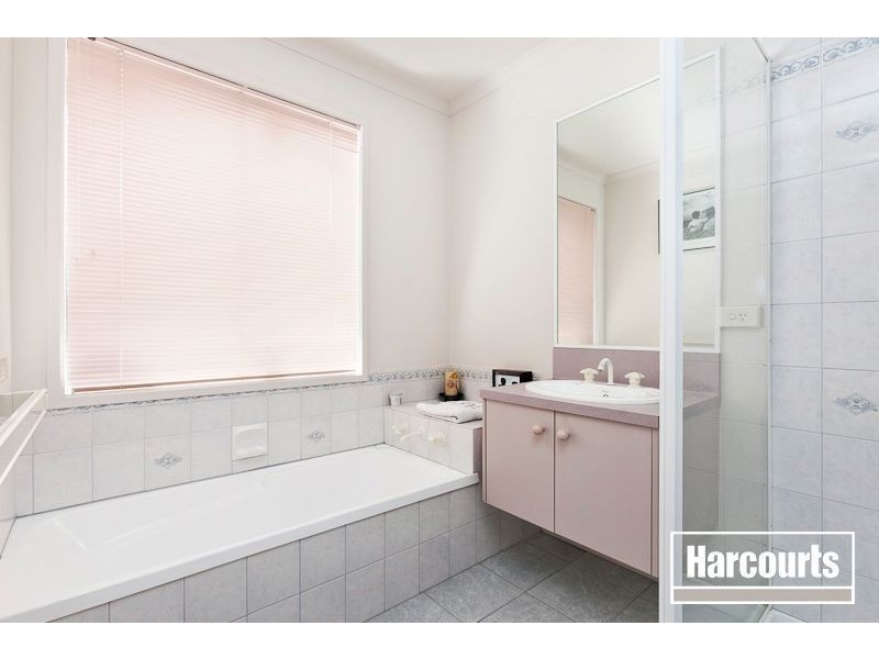 82 Strathaird Drive, Narre Warren South VIC 3805