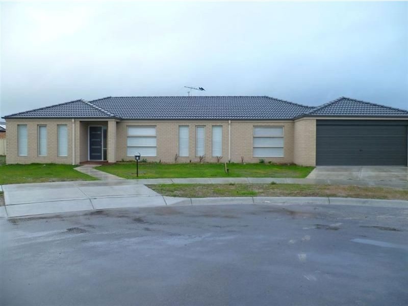 3 Aqua Court, Pakenham South VIC 3810