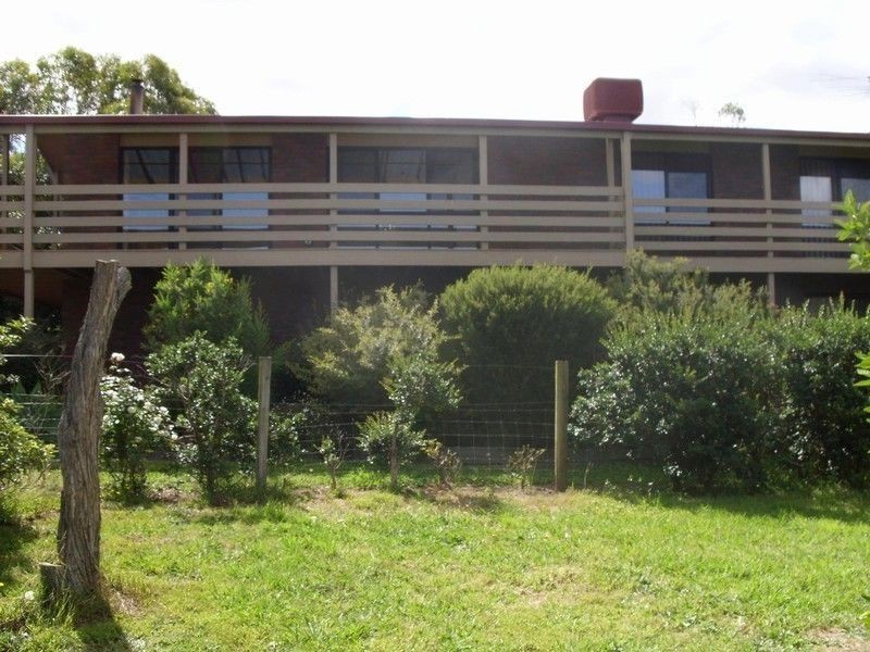 24 Innes Court, Berwick VIC 3806
