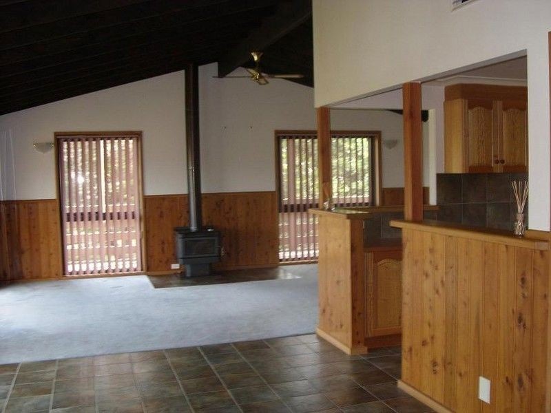 24 Innes Court, Berwick VIC 3806