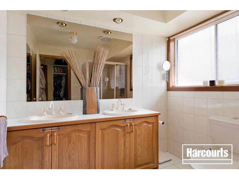 22 Quarry Hills Drive, Berwick VIC 3806