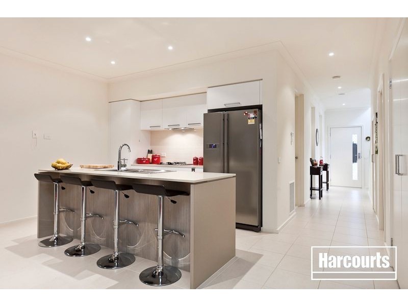 41 Barrier Reef Cct, Endeavour Hills VIC 3802
