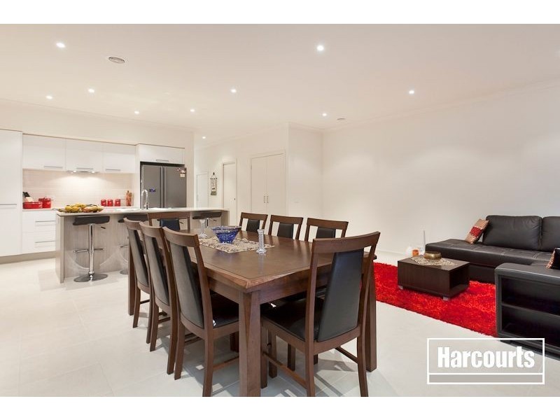41 Barrier Reef Cct, Endeavour Hills VIC 3802