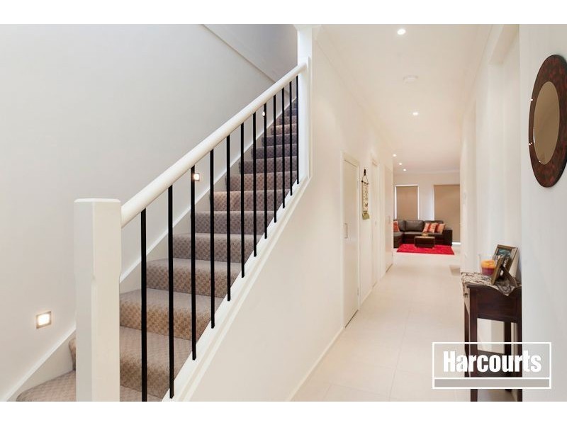 41 Barrier Reef Cct, Endeavour Hills VIC 3802