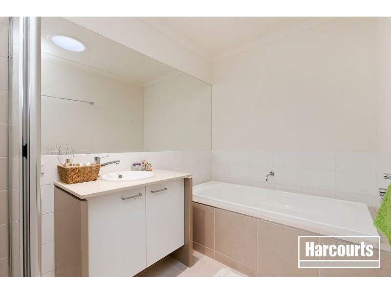 41 Barrier Reef Cct, Endeavour Hills VIC 3802