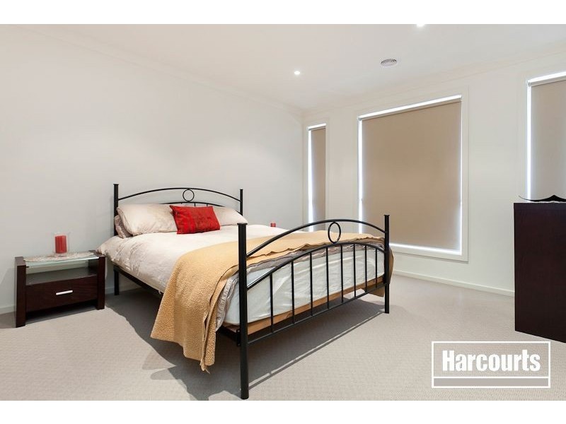 41 Barrier Reef Cct, Endeavour Hills VIC 3802