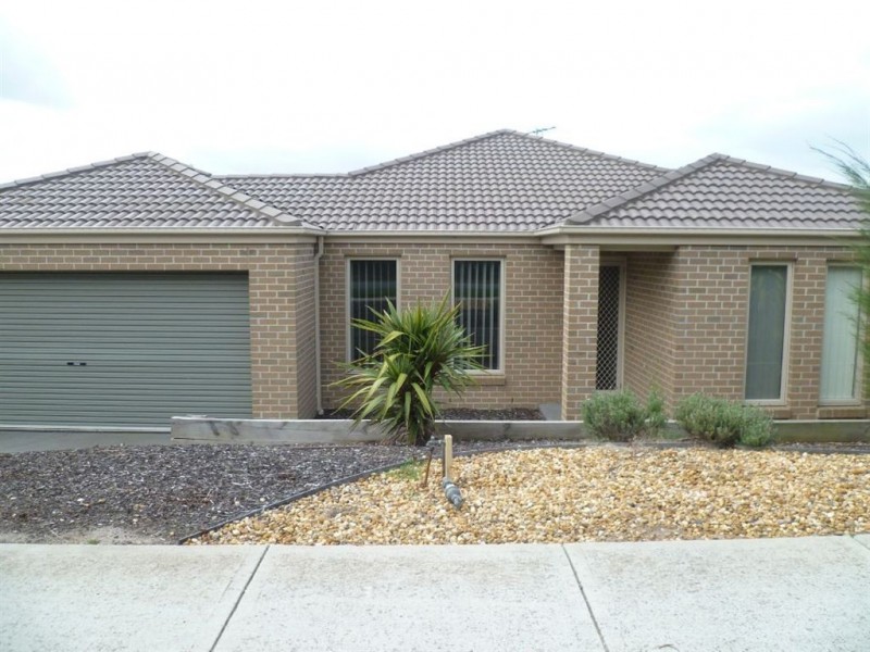 36 Golf Links Road, Berwick VIC 3806
