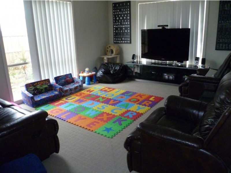 36 Golf Links Road, Berwick VIC 3806