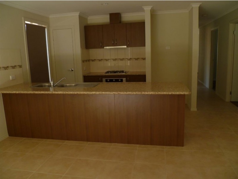 12 Melrose Drive, Pakenham VIC 3810