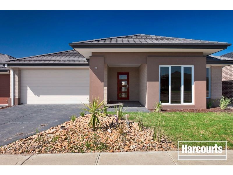 Lot 1739 Mullein Bend, Cranbourne North VIC 3977