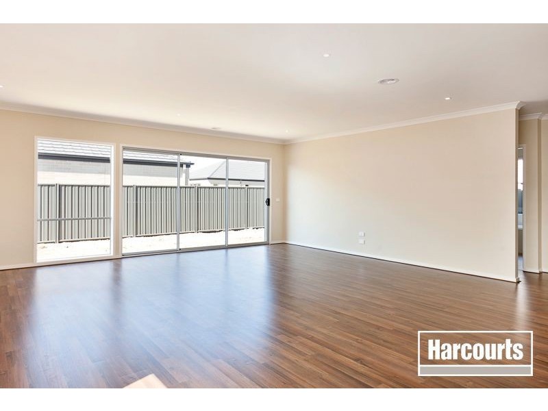 Lot 1739 Mullein Bend, Cranbourne North VIC 3977