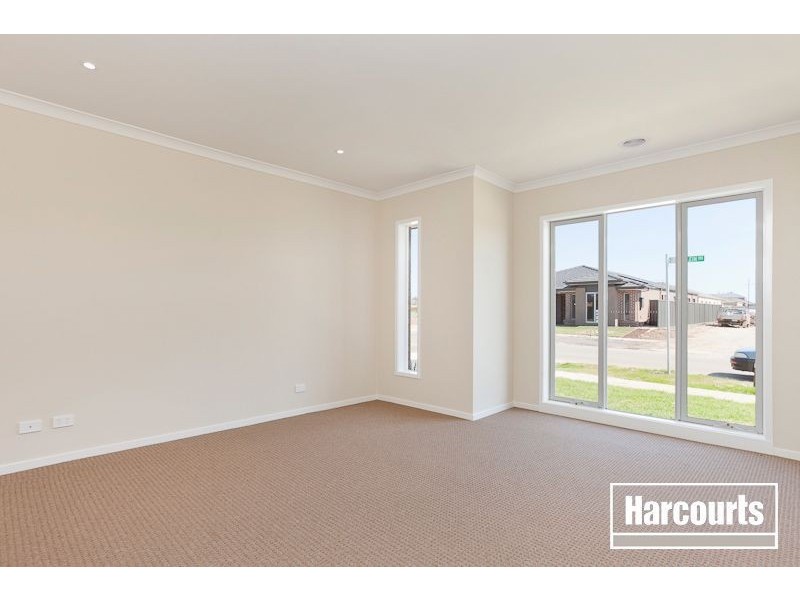 Lot 1739 Mullein Bend, Cranbourne North VIC 3977
