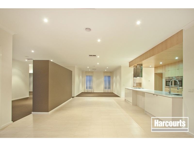 4 Kindred Avenue, Cranbourne North VIC 3977