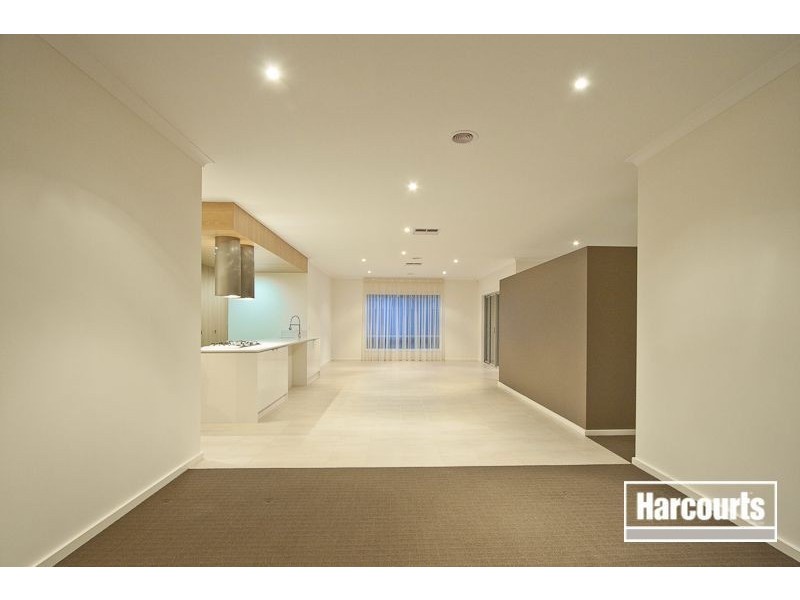 4 Kindred Avenue, Cranbourne North VIC 3977