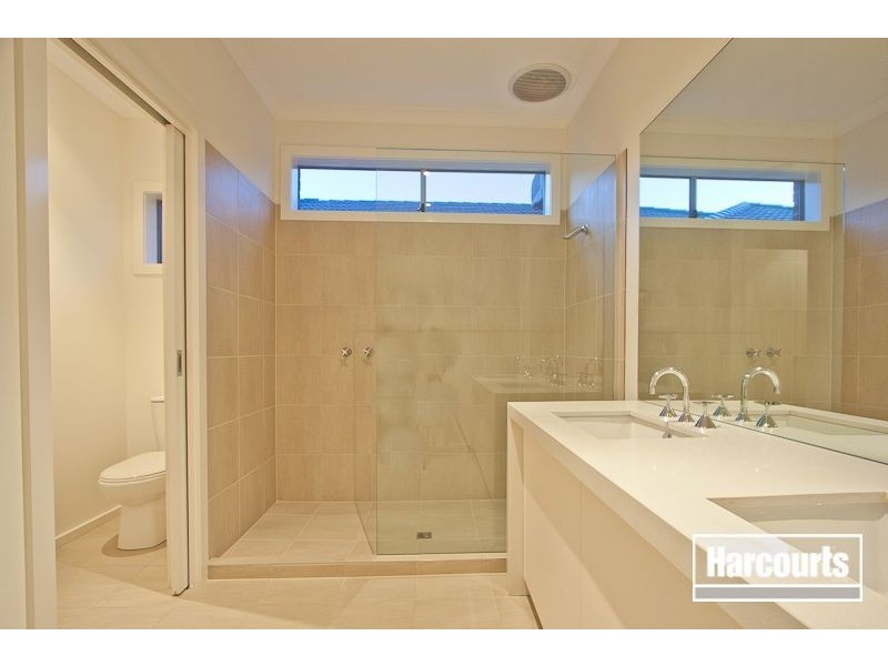 4 Kindred Avenue, Cranbourne North VIC 3977