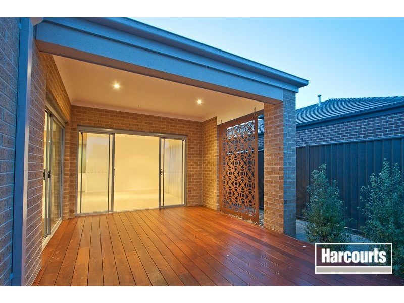 4 Kindred Avenue, Cranbourne North VIC 3977
