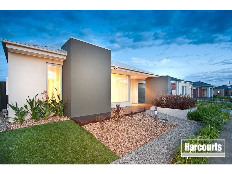 4 Kindred Avenue, Cranbourne North VIC 3977