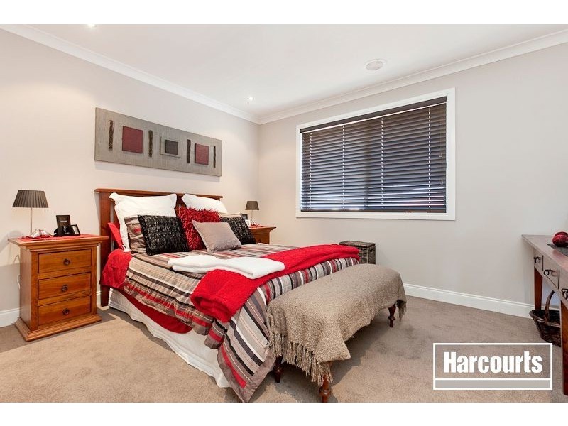 7 Barak Ave, Berwick VIC 3806