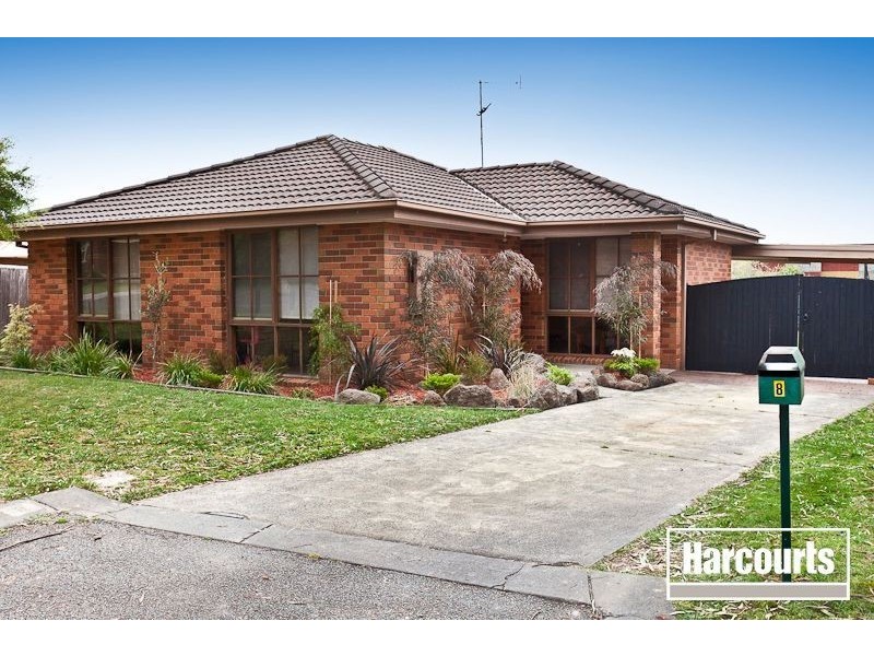 8 Wimmera Crt, Berwick VIC 3806