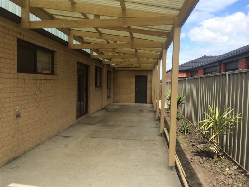 32 Ardent Crescent, Cranbourne East VIC 3977