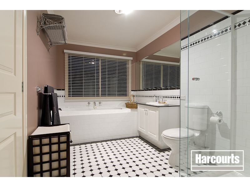 9 Toptani Drive, Narre Warren South VIC 3805