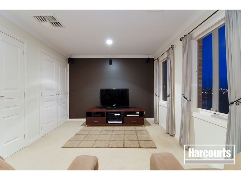 9 Toptani Drive, Narre Warren South VIC 3805