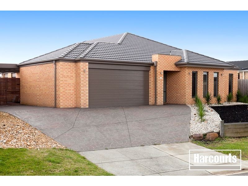 12 Hancock Drive, Berwick VIC 3806