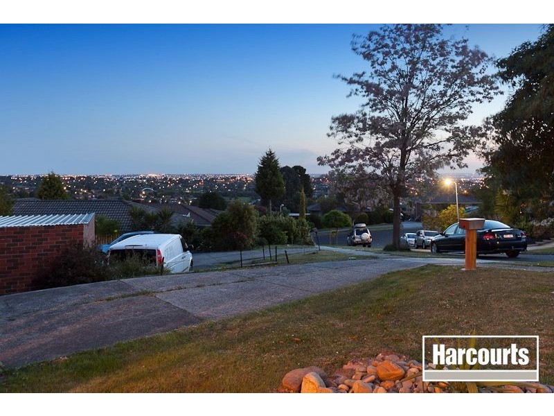 5 Goldsmith Close, Endeavour Hills VIC 3802