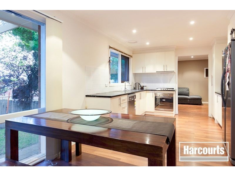 5 Goldsmith Close, Endeavour Hills VIC 3802