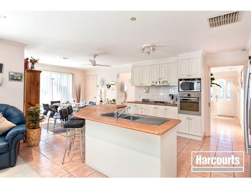 17 Hagen Drive, Berwick VIC 3806