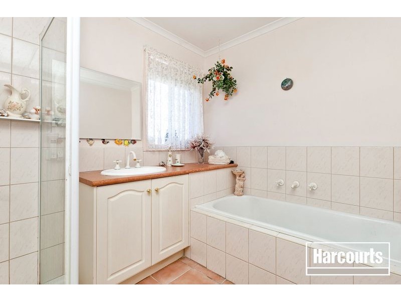 17 Hagen Drive, Berwick VIC 3806