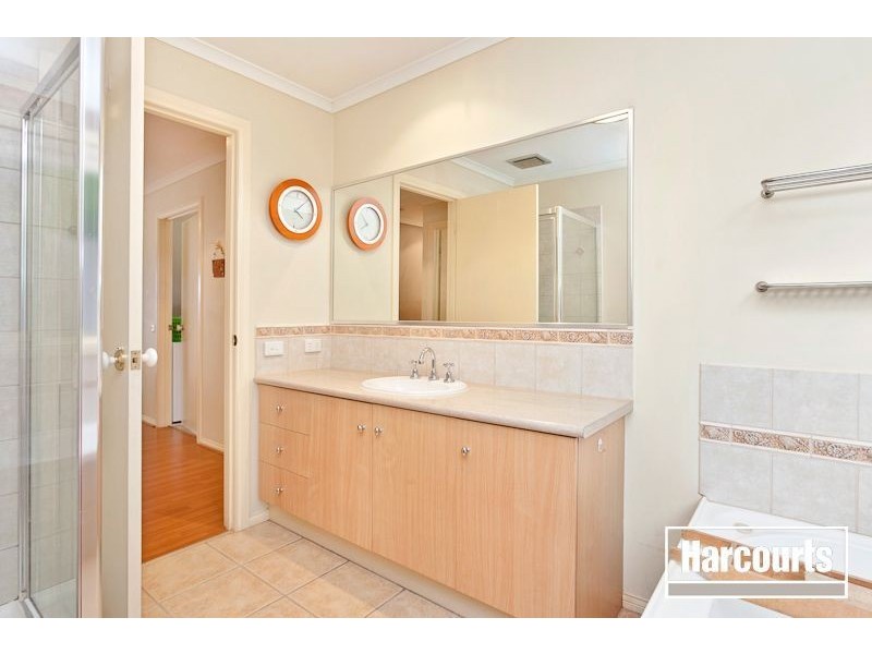 4 Sequoia Ct, Narre Warren South VIC 3805