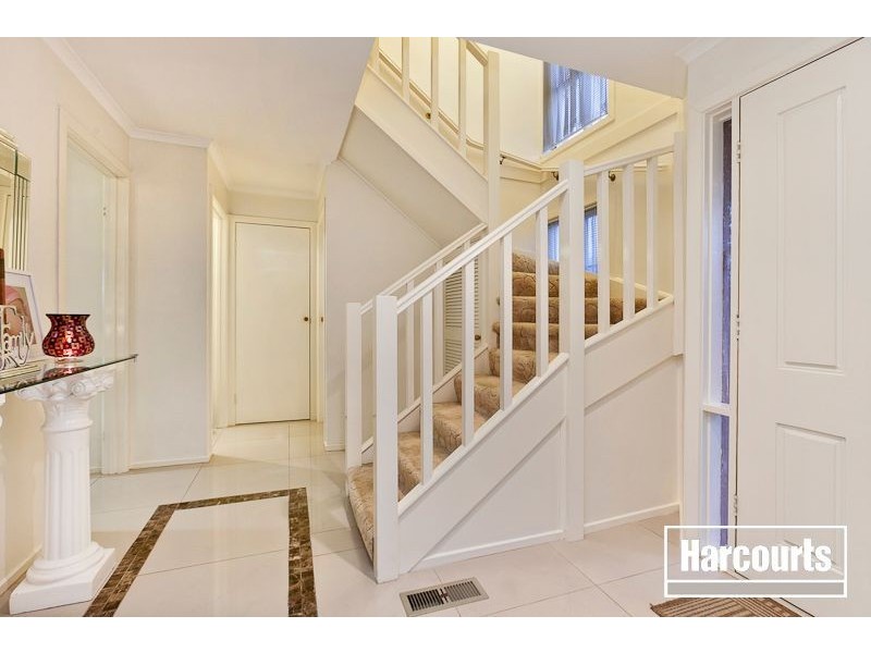 346 James Cook Drive, Endeavour Hills VIC 3802