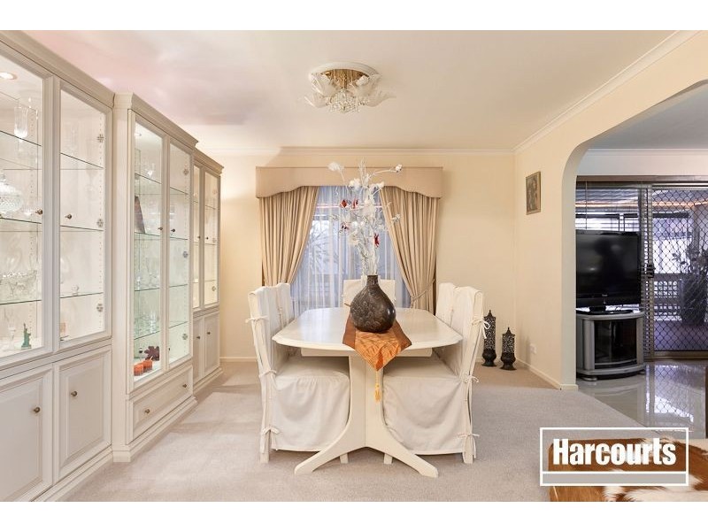 346 James Cook Drive, Endeavour Hills VIC 3802