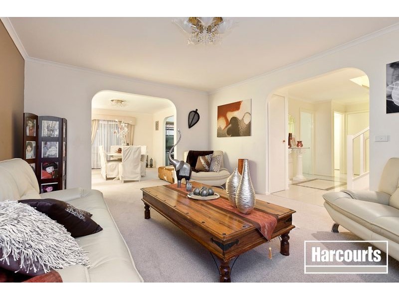 346 James Cook Drive, Endeavour Hills VIC 3802