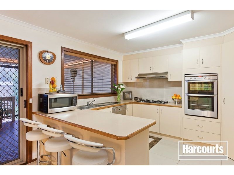 346 James Cook Drive, Endeavour Hills VIC 3802
