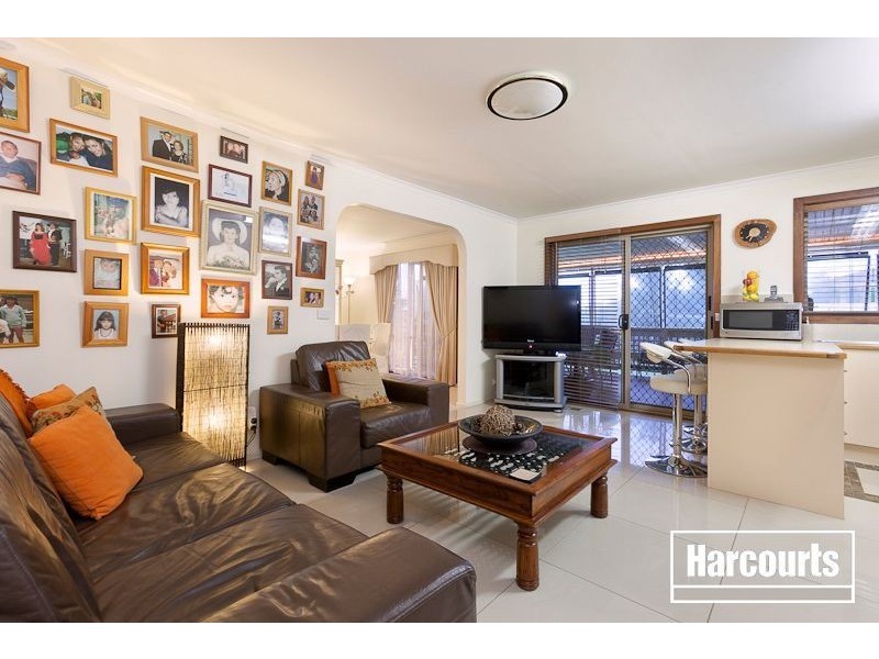 346 James Cook Drive, Endeavour Hills VIC 3802