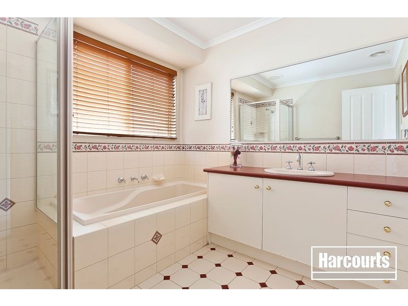 18 Jamieson Way, Berwick VIC 3806