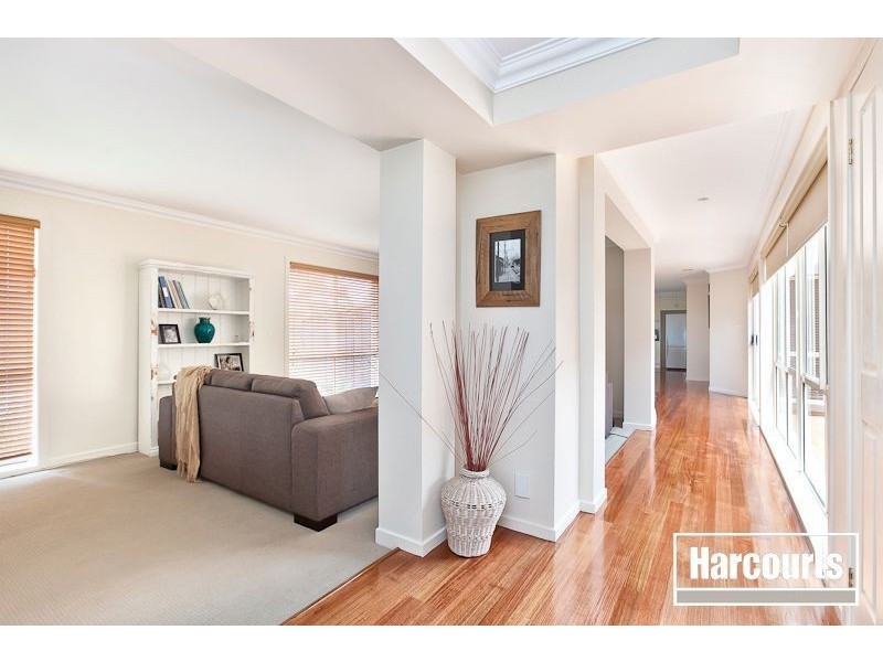 19 Jamieson Way, Berwick VIC 3806